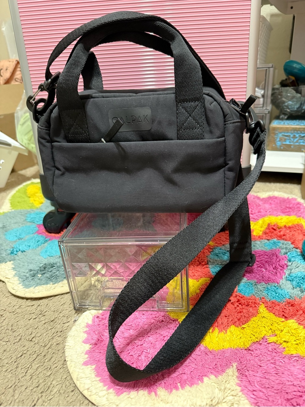 🖤 Calpak Connect Crossbody Bag (Black)
EUC — no flaws.